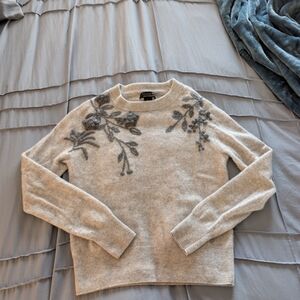 Tahari Light Gray Floral Embroidery 100% 2ply Cashmere Sweater Medium Large